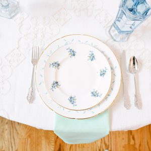 wedding-blue-plates